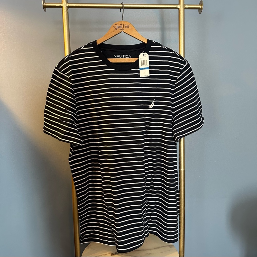 Men’s Nautica Crewneck T (Size XL)